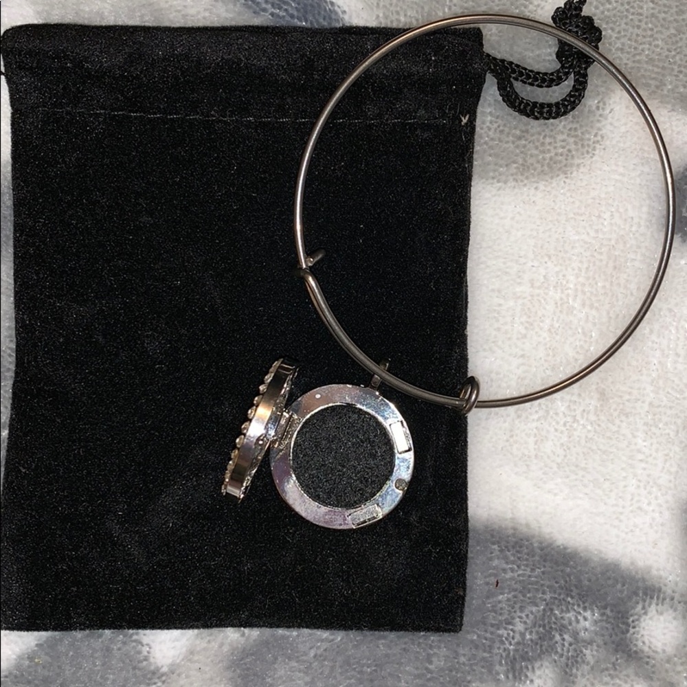 Oil diffusing Bracelet/Bangle - Picture 4 of 4